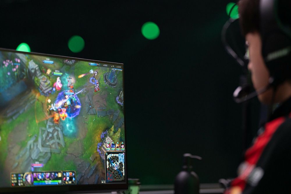 Worlds and MSI Viewer Habits: Why Fans Watch With More Than One Tab Open